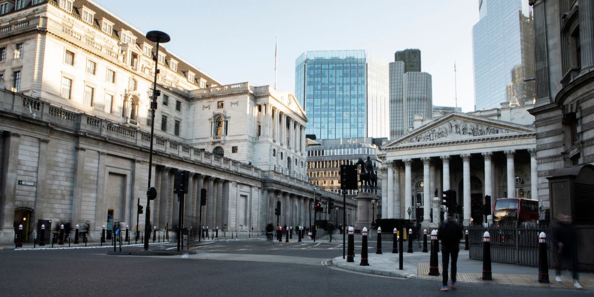 Central banks favour gold over dollar: the UK needs its own financial uprising